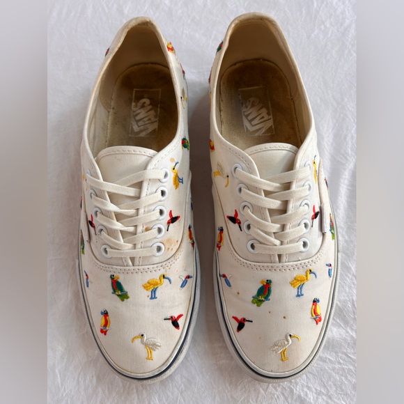 Vans - White with Bird Embroidery - Picture 2 of 8